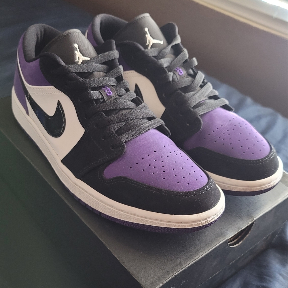 Air Jordan 1 Court Purple Low Top Size 9 1/2 Mens